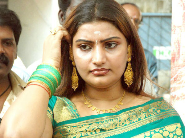 ഭീഷണി