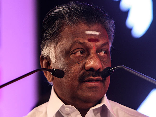 പാര്ട്ടിയില് ഉണ്ടോ ഇല്ലയോ?