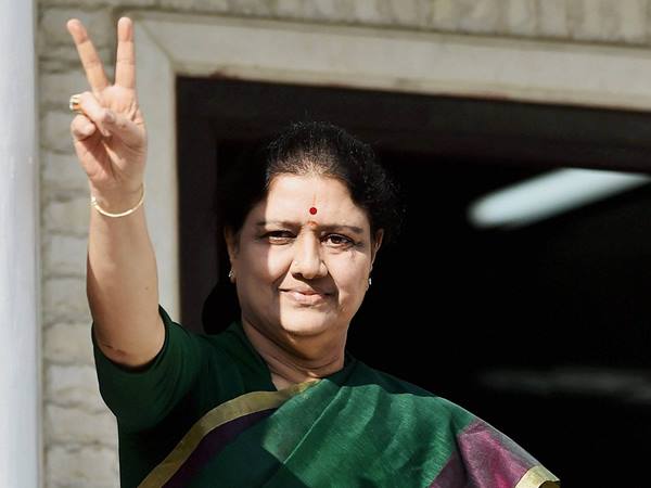 ഒറ്റനോട്ടത്തില് വിളക്കിച്ചേര്ത്ത ബന്ധം
