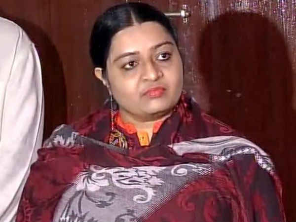 റിസോര്ട്ടിന് പുറത്ത് സംഘര്ഷം