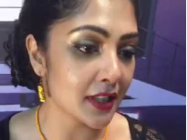 ഇതിലും ഇറക്കം കുറഞ്ഞ കുപ്പായം