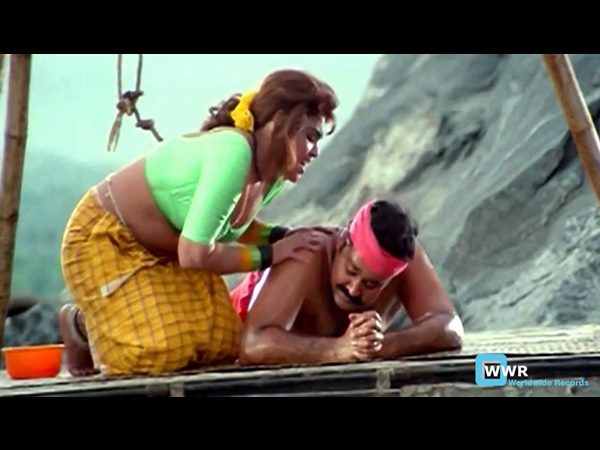 വീടുപണിയെടുത്ത് ജീവിതം