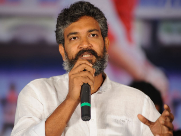 നൂറിലേറെ പേരും വാഹനങ്ങളും