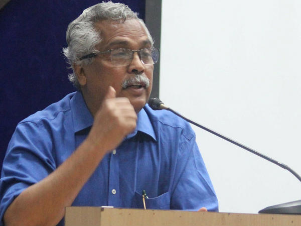 നമ്മുടെ കൊടിയിലേക്ക്