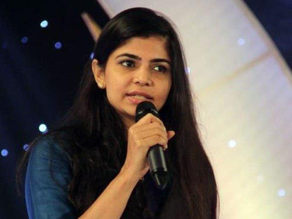 കള്ളൻ ചുവന്നമുടിക്കാരി