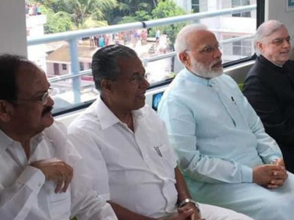 കള്ളവണ്ടി കയറിയവനെ വെട്ടി