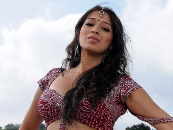 കണ്ണടച്ച് ഇരുട്ടാക്കരുത്