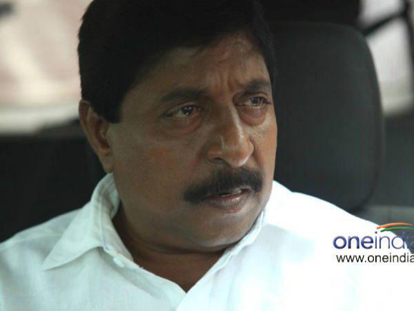 നടിക്കൊപ്പം