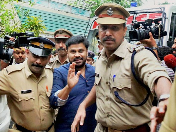 കൊച്ചിയിലെ അബാദ് പ്ലാസയിൽ