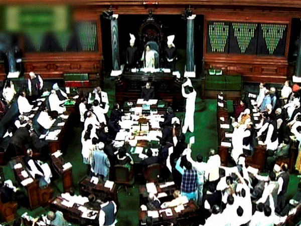 പാർലമെന്റ് ബഹിഷ്കരിച്ചു
