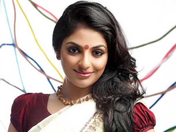 ആദ്യചിത്രത്തിലേ പ്രശംസ