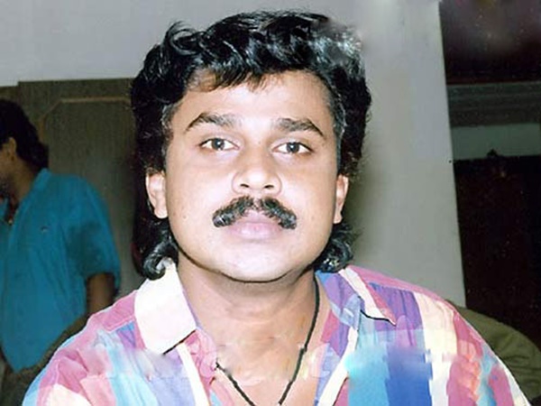 ആരാണ് ആ സ്ത്രീ