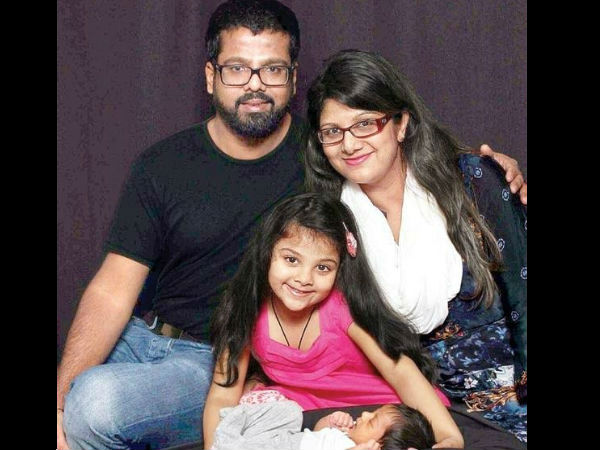 ബിസിനസ് കാര്യങ്ങള് നോക്കി നടത്തുന്നു