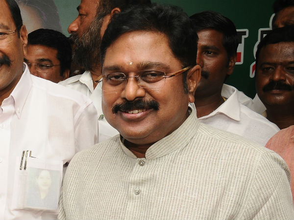 സർക്കാരിനെ പ്രതിരോധത്തിലാക്കാൻ