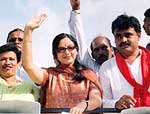 Soundarya in election campaign