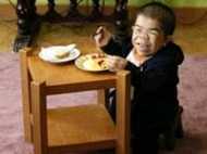 എഡ്വേര്‍ഡ് ഇനി ഇത്തിരിക്കുഞ്ഞന്‍മാരുടെ രാജാവ്