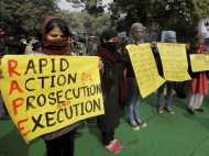 പെണ്‍കുട്ടിയുടെ പേര് ബ്രിട്ടീഷ് പത്രം പുറത്താക്കി