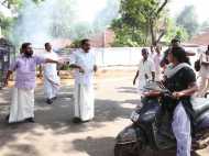 ക്ലിഫ് ഹൗസ് ഉപരോധം വീട്ടമ്മമാര്‍ ഏറ്റെടുക്കുന്നു