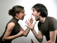 എഫ്ബിയിലൂടെ ഭാര്യയ്ക്ക് വധഭീഷണി,ഭര്‍ത്താവ്പിടിയില്