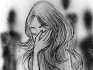 പ്രണയം;അധ്യാപികയെ പരസ്യമായി നഗ്നയാക്കിമര്‍ദ്ദിച്ചു