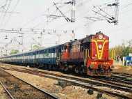 റെയില്‍വേ യാത്രാനിരക്കുകള്‍ കുത്തനെ കൂട്ടി