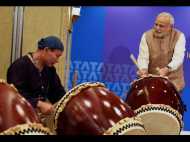 പ്രധാനമന്ത്രി നരേന്ദ്ര മോദി ഡ്രം വായിക്കുന്നത് കേള്‍ക്കൂ