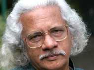 സൂപ്പര്‍താര ചിത്രങ്ങള്‍ കാണുന്നവര്‍ക്ക് വട്ടോ? അടൂര്‍ പറയുന്നു