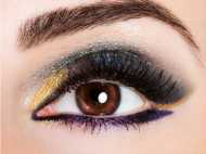 സൗദി:മസ്ക്കാരയെഴുതിയ യുവതിയ്ക്ക് കാഴ്ച നഷ്ടമായി, ഹണിമൂണ്‍ കാലം ദുരന്തമായി