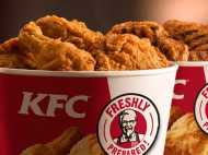 റെയില്‍വെ ഇനി കുടിവെള്ളം തരില്ല,പകരം കെഎഫ്‌സി ചിക്കന്‍ തരും