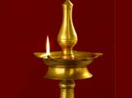 നിലവിളക്ക്; ലീഗില്‍ തമ്മിലടി; പരസ്യ പ്രസ്താവനയ്ക്ക് വിലക്ക്