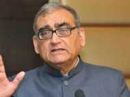 ഇന്ദിരാഗാന്ധി ഭ്രാന്തിയായിരുന്നു,സ്റ്റാമ്പില്‍ നിന്നുമാറ്റുന്ന തീരുമാനത്തിന് കട്ജുവിന്റെ പിന്തുണ