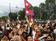 42 ഇന്ത്യന്‍ ചാനലുകള്‍ക്കും സിനിമകള്‍ക്കും നേപ്പാളില്‍ വിലക്ക്, മോദിയുടെ കോലം കത്തിച്ചു