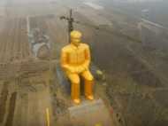 കോടികള്‍ മുടക്കി നിര്‍മ്മിച്ച മാവോ പ്രതിമ തകര്‍ത്തു!