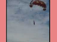 സേഫ്റ്റി ലോക്ക് തകരാറിലായി; പാരച്യൂട്ട് റൈഡര്‍ 50 അടി ഉയരത്തില്‍ നിന്ന് വീണ് മരിച്ചു.. വീഡിയോ