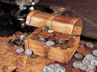 സ്വപ്‌നത്തില്‍ ദേവി പ്രത്യക്ഷപ്പെട്ട് വീട്ടില്‍ നിധിയുണ്ടെന്ന് പറഞ്ഞു, വീട് തുരന്നത് 15 അടിയോളം