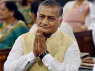 രഹസ്യ സംഭാഷണം പുറത്ത് വിടാതിരിക്കാന്‍ രണ്ട് കോടി; കേന്ദ്രമന്ത്രി വികെ സിങ്ങിന്റെ ഭാര്യ പറഞ്ഞതെന്ത്?