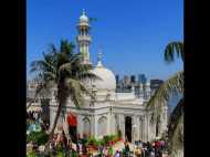 ഹാജി അലി ദര്‍ഗയിലേക്ക് സ്ത്രീകള്‍ക്ക് പ്രവേശനം അനുവദിച്ച് ട്രസ്റ്റ് അധികൃതര്‍