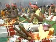 ജയലളിതയ്ക്കുവേണ്ടി യാഗം; എംഎല്‍എ ഉള്‍പ്പെടെ 10 പേര്‍ക്ക് തേനീച്ചയുടെ കുത്തേറ്റു