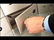 ബാങ്ക് ലോക്കറുകള്‍ മുദ്ര വയ്ക്കാനോ ആഭരണങ്ങള്‍ കണ്ടുകെട്ടാനോ നീക്കമില്ലെന്ന് ധനകാര്യ  മന്ത്രാലയം