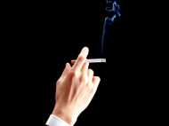 പുകവലി മുന്നറിയിപ്പ് പരസ്യങ്ങള്‍ ഇനി വേണ്ടി വരില്ലേ? നോട്ട് നിരോധനം കൊണ്ടുണ്ടായ ഒരു നേട്ടമേ...