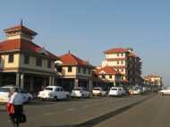 അധികൃതരുടെ അനാസ്ഥ; റദ്ദാക്കിയ വിമാനത്തിനായി യാത്രക്കാര്‍ കാത്തിരുന്നത് മണിക്കൂറുകള്‍; എന്നിട്ടോ..?