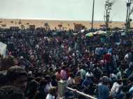 ജെല്ലിക്കെട്ട് നിരോധനം: വെള്ളവും വെളിച്ചവുമില്ലാതെ സമരക്കാര്‍..ഇടപെടില്ലെന്ന് മദ്രാസ് ഹൈക്കോടതി..!!