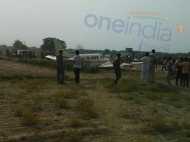 മുംബൈ വിമാനത്താവളത്തില്‍ വിമാനം `കത്തി'..!! എട്ട് യാത്രക്കാര്‍ വിമാനത്തിനൊപ്പം `കത്തിയമര്‍ന്നു'..!!