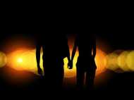 വാടക വീട്ടിൽ നിന്ന് സ്ത്രീയേയും പുരുഷനേയും നാട്ടുകാർ പിടികൂടി...രണ്ട് പേരും പോലീസുകാർ !!!