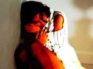 ഷോക്കിങ്: 15കാരിയോട് രണ്ടാനച്ഛന് കാമം!! വനത്തില്‍ വച്ച് പീഡിപ്പിച്ചു, പിന്നീട് നടന്നത്....