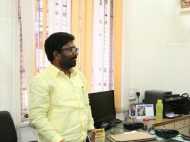 വിമാനവുമില്ല ട്രെയിനുമില്ല  ശിവസേന എംഎല്‍എയക്ക് കിട്ടിയത് എട്ടിന്റെ പണി, ഒടുവില്‍ കാര്‍!!