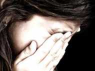 ബ്രാ അഴിപ്പിച്ചവരും ജീന്‍സ് മുറിച്ചവരും കുടുങ്ങി!തുണിയുരിഞ്ഞ് പരിശോധിച്ച നാലുപേര്‍ക്ക് സസ്‌പെന്‍ഷന്‍