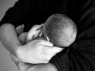 റംബുട്ടാൻ പഴം തൊണ്ടയിൽ കുടുങ്ങി എട്ടു മാസം പ്രായമുള്ള കുഞ്ഞ് ദാരുണമായി മരണപ്പെട്ടു...