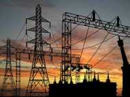 സമ്പൂർണ വൈദ്യുതീകരണം!! ലൈൻ വലിക്കുന്നതിനിടെ തൊഴിലാളി ഷോക്കേറ്റ് മരിച്ചു!!