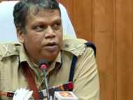 ലോകനാഥ് ബെഹ്റ കവിത എഴുതുന്നു!! വിഷയം എന്തെന്നോ? ഒരു വർഷം കൊണ്ട് പണിപ്പുരയിലത്രേ!!
